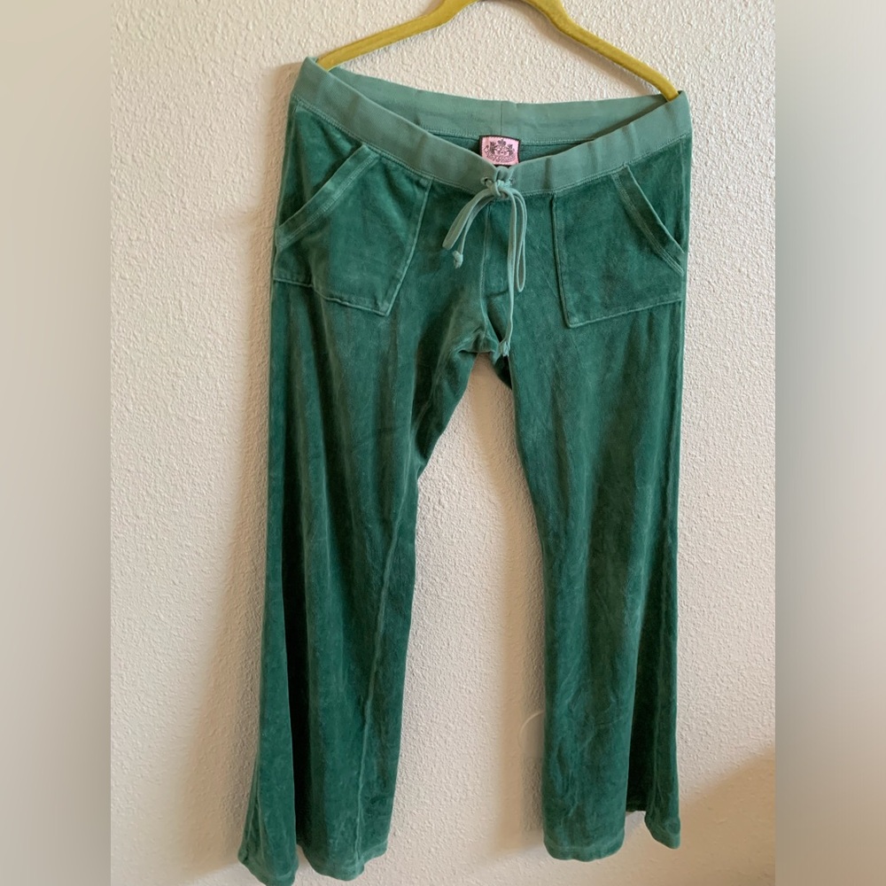 Vintage Y2K  Juicy Couture Low Rise Velour Sweat Pants 🌴